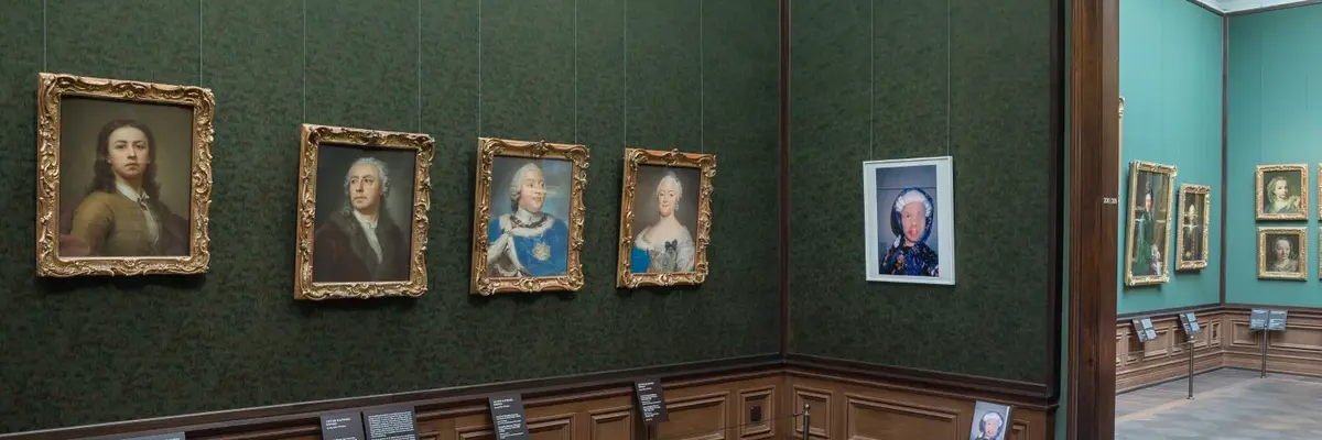 Ausstellungsansicht des Blickwechsels "Wolfgang Tillmans und das Pastellkabinett in der Gemäldegalerie Alte Meister", 2023