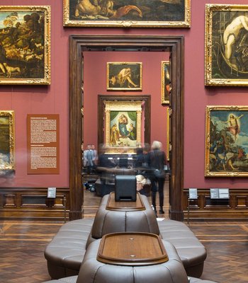 Gemäldegalerie Alte Meister und Skulpturensammlung bis 1800 Menschen im Raum