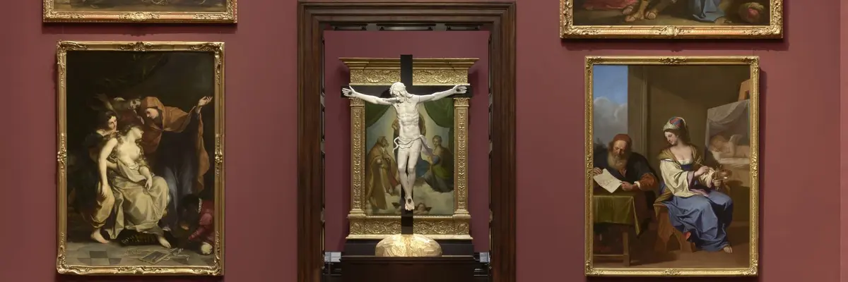 View through the gallery rooms towards the "Sistine Madonna", in front of which there is a high crucifix