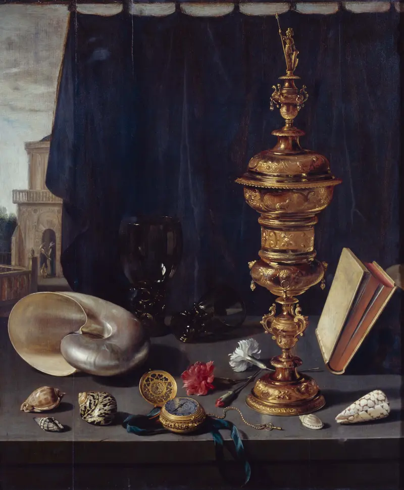 Stillleben mit einem hohem goldenen Pokal, Muscheln und anderen Gegenständen