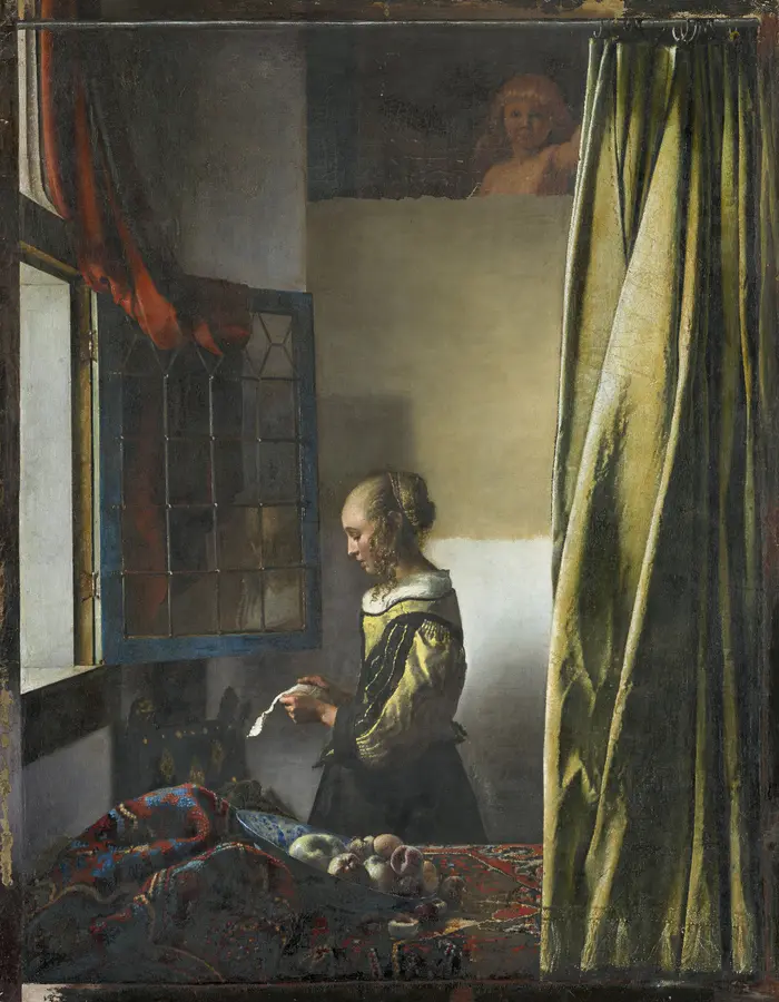 Das Gemälde zeigt ein Mädchen, das einen Brief vor dem Fenster liest. Ein Teppich im Vordergrund bildet eine Grenze zwischen dem Betrachter und dem Mädchen. Im Hintergrund gibt es Spuren eines Gemäldes, die vor kurzem Restauratoren entdeckten.  